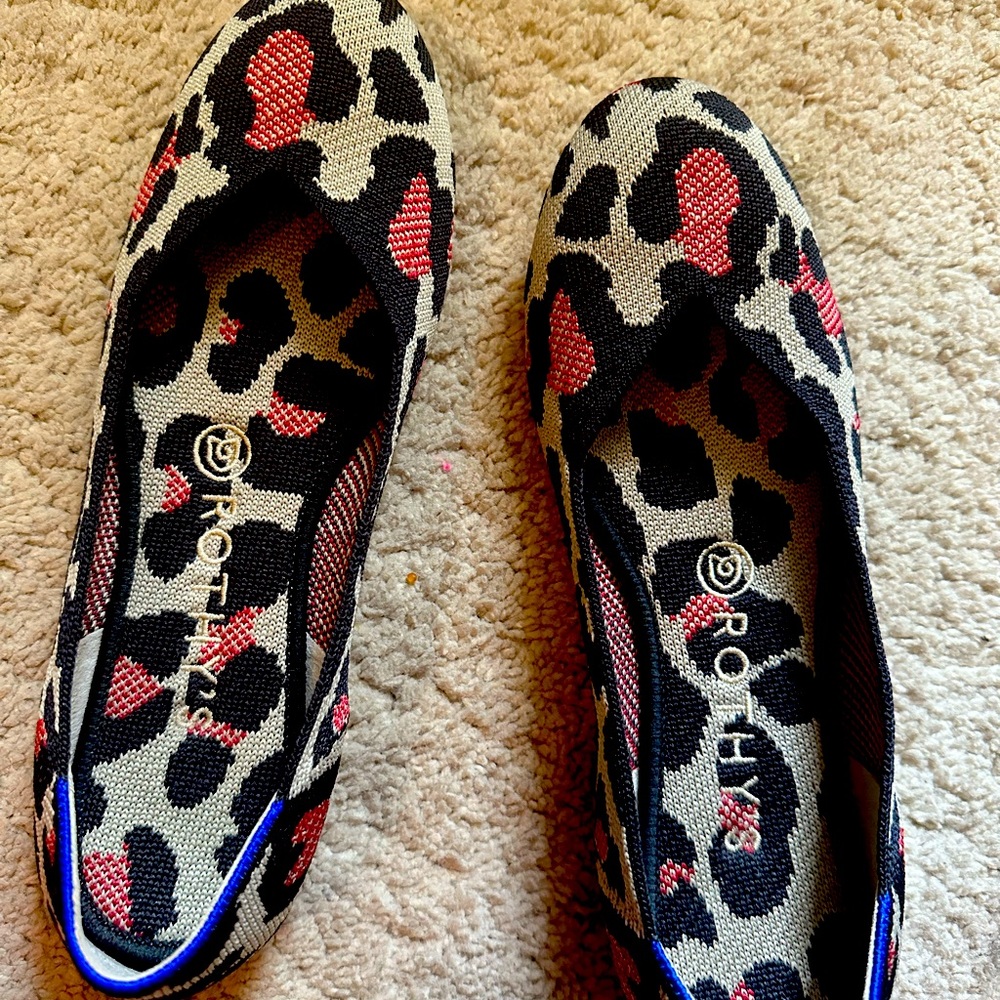 NWOT size 8 Rothy’s cheetah red cat